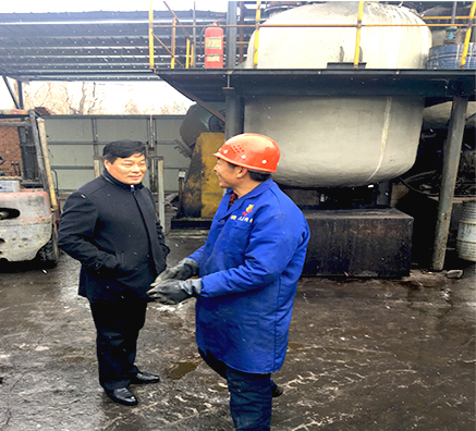 瑞奇特化工董事長視察慰問奮斗在工廠一線員工