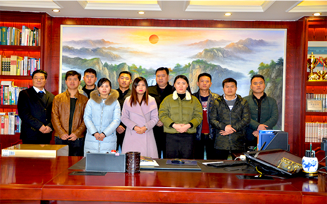 瑞奇特團(tuán)隊(duì)合影